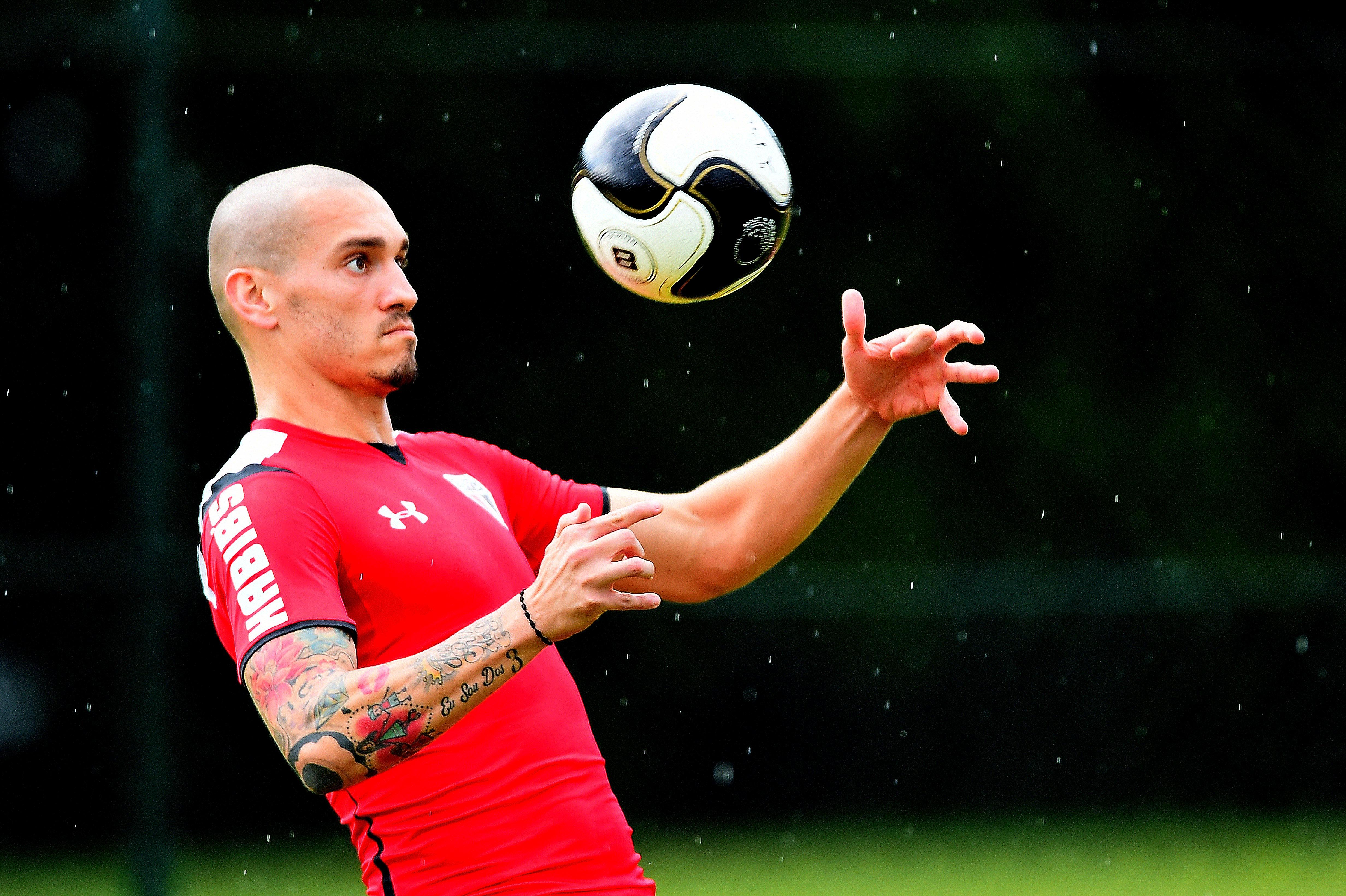 Gigante europeu quer contratar Maicon ao FC Porto