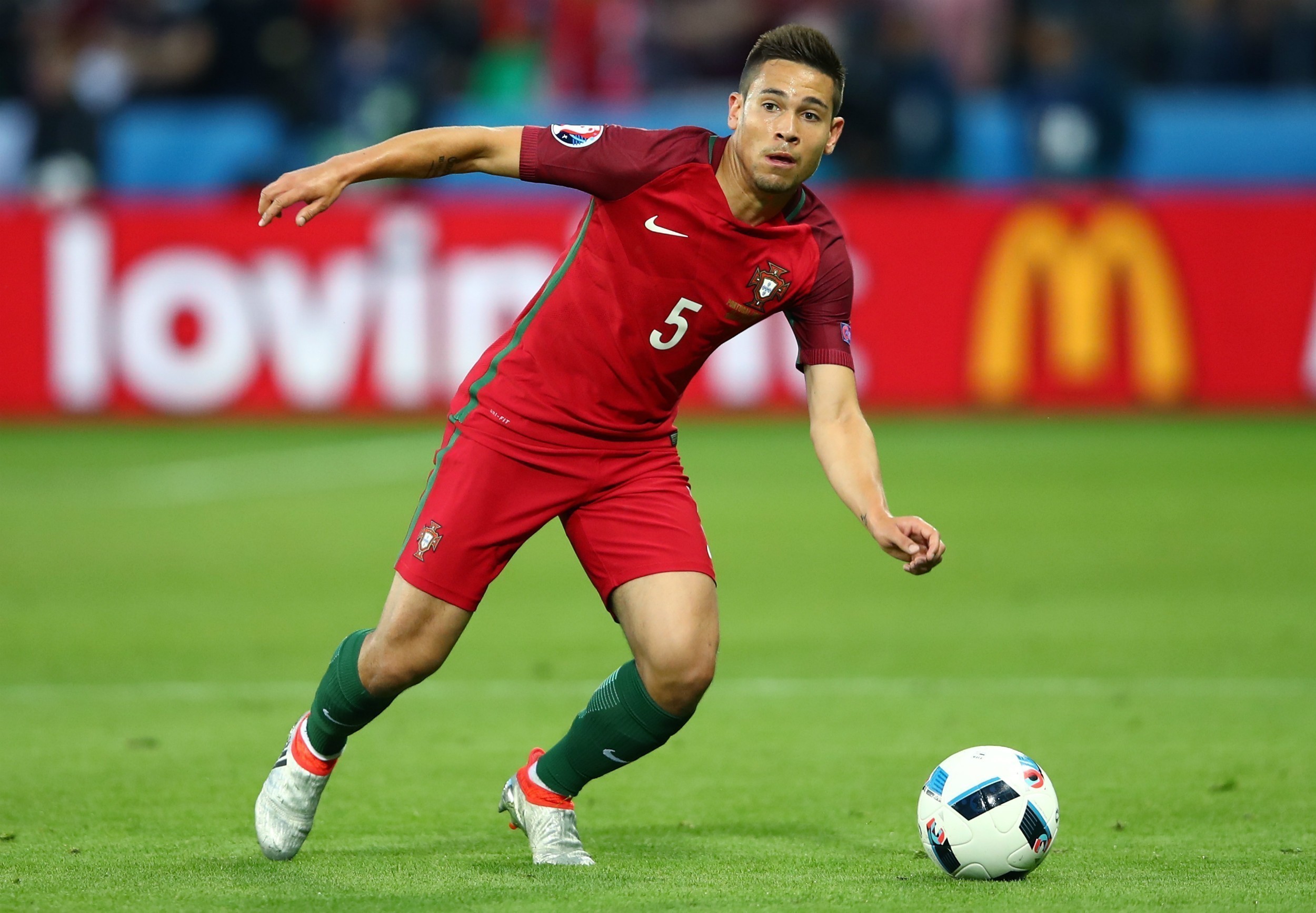 Afinal, Raphael Guerreiro não é jogador do Dortmund