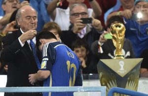 “Claro que Messi é melhor que Ronaldo! É o filho ideal!”