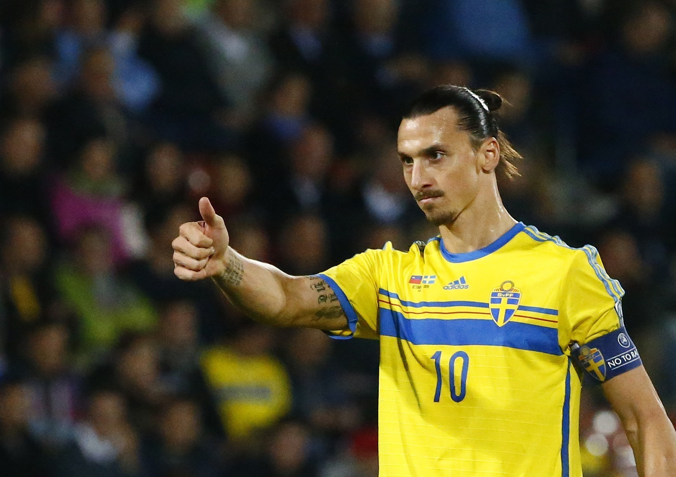 OFICIAL: Zlatan Ibrahimovic revela qual o clube que adorava jogar
