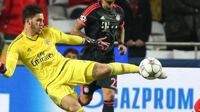 Ederson explicou o “segredo” dos pontapés longos