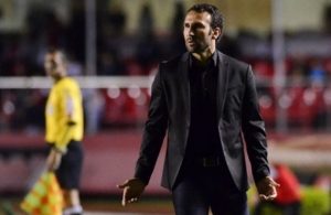 OFICIAL: Mais um treinador português no Brasileirão!