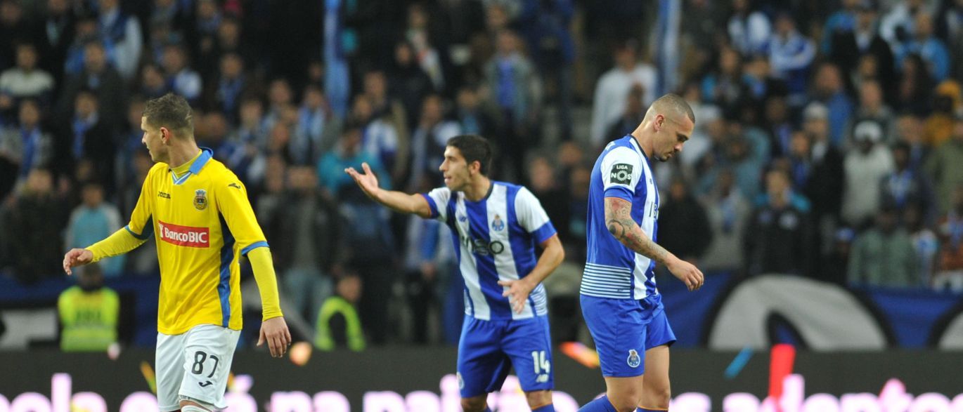 Maicon confessa: «Eu não queria jogar contra o Arouca»