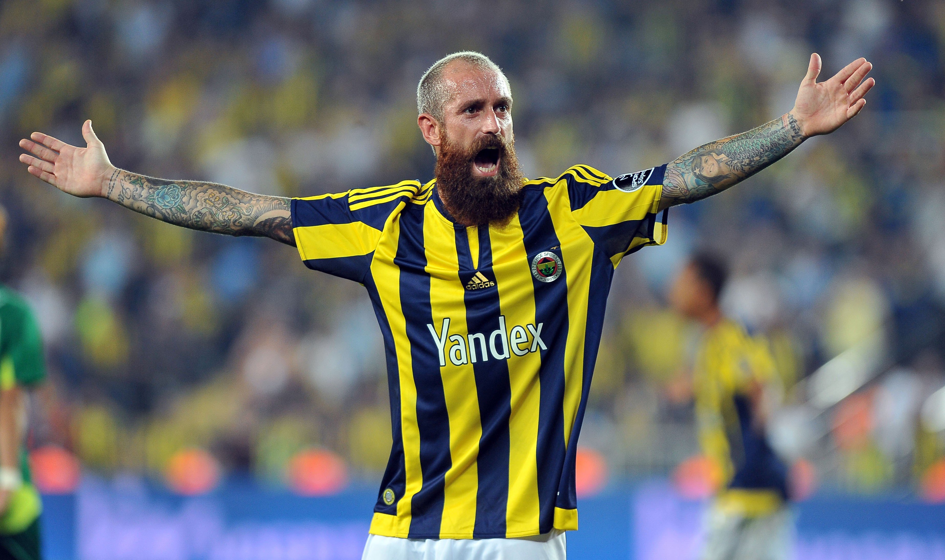 Raul Meireles de regresso a Premier League