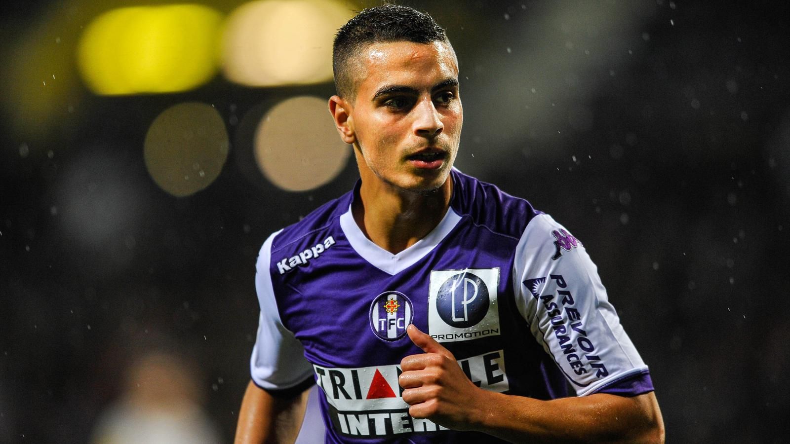 OFICIAL: Ben Yedder assina pelo Sevilha