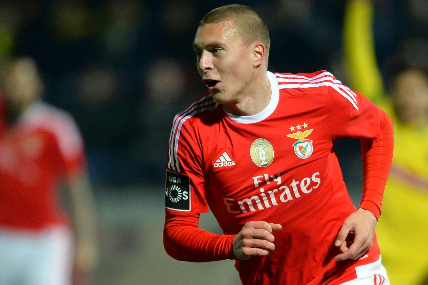 Inter promete fazer proposta por Lindelof em janeiro