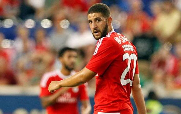 Taarabt foi chumbado na Alemanha e regressa ao Benfica