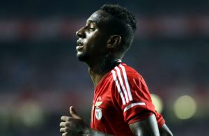 Benfica viaja para Lyon sem Talisca por opção técnica