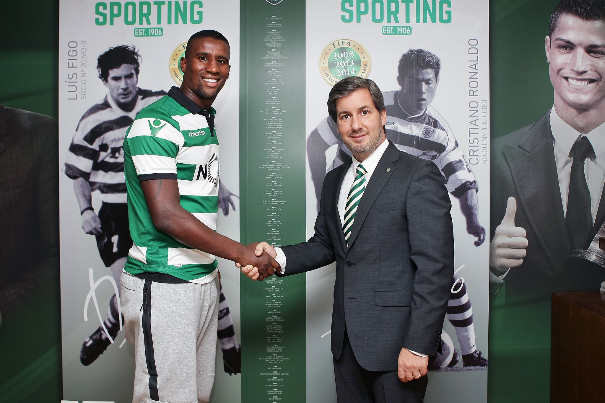 OFICIAL: Douglas assina pelo Sporting