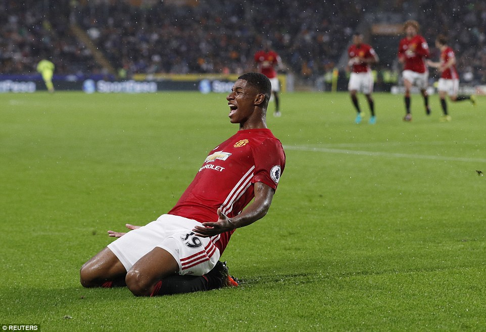 Rashford garante a vitória do Manchester United no último suspiro