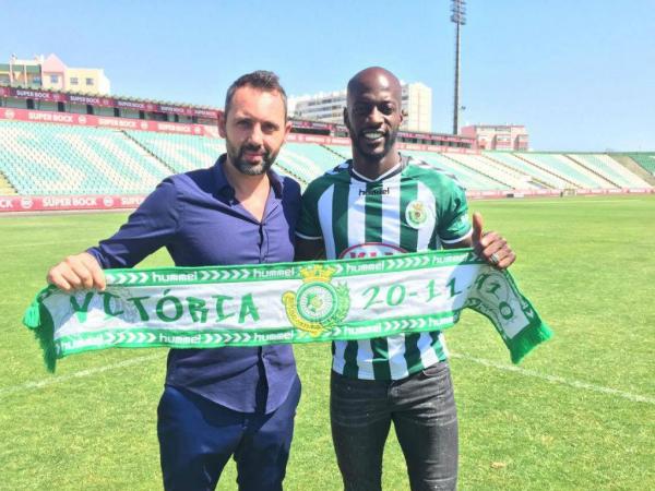 OFICIAL: Vitória garante Edinho