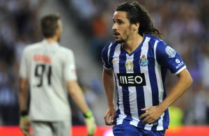 OFICIAL: Licá regressa ao Estoril