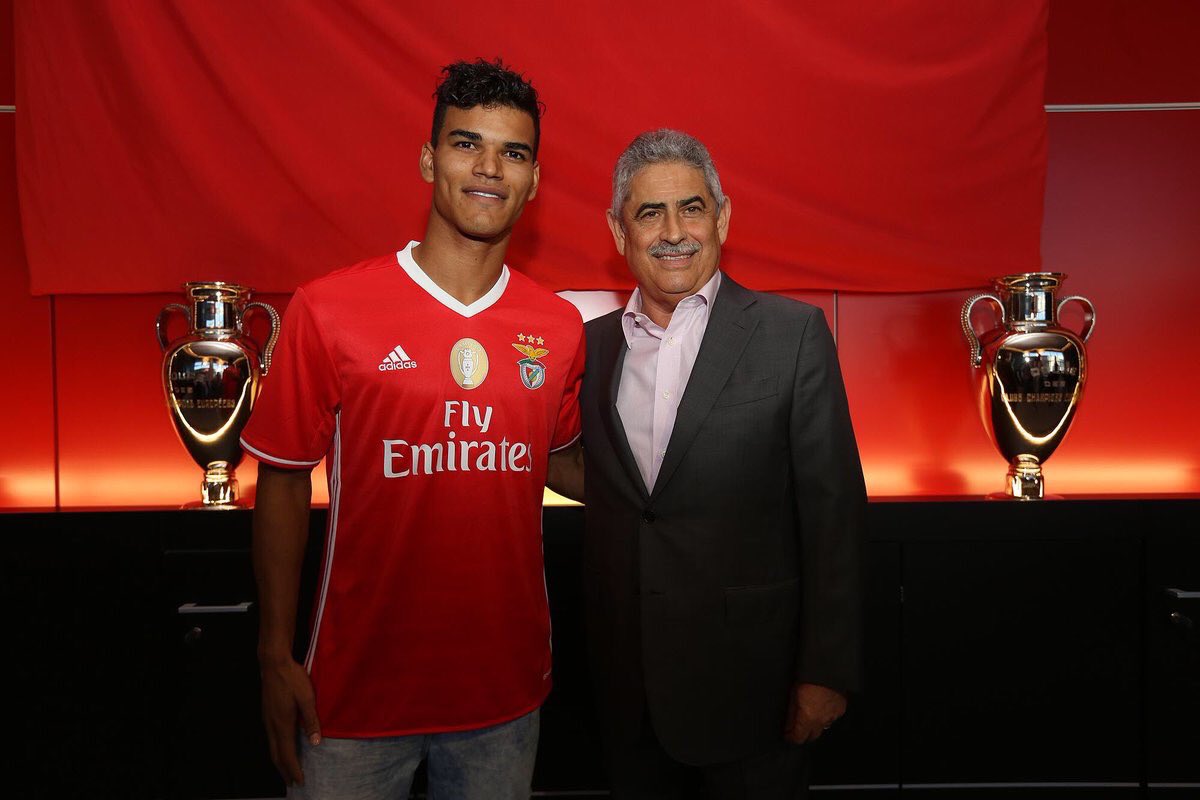 Danilo lamenta falta de oportunidades no Benfica