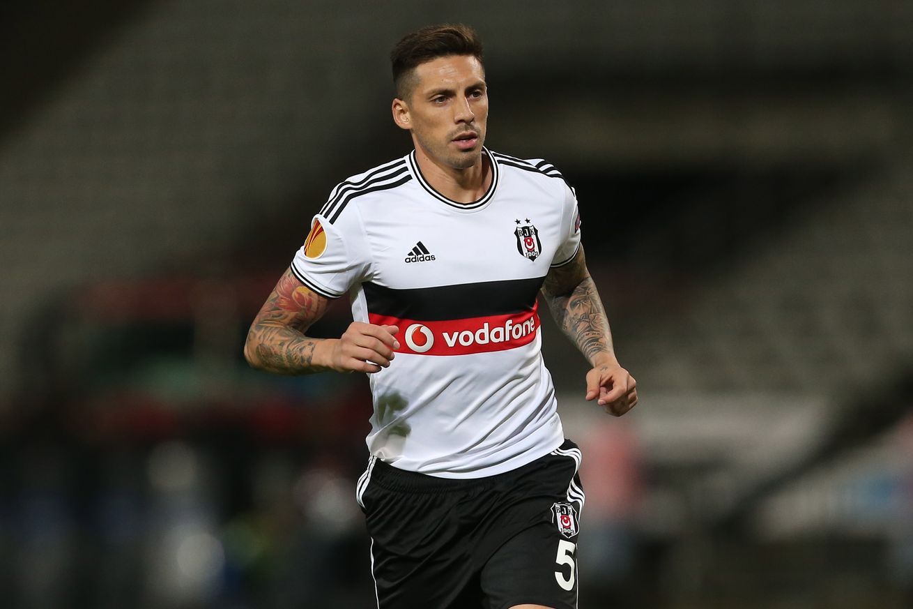 OFICIAL: Milan garante José Sosa