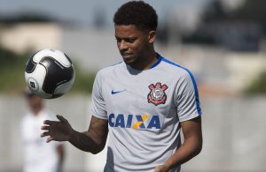 André irá pagar dívida da transferência de Elias