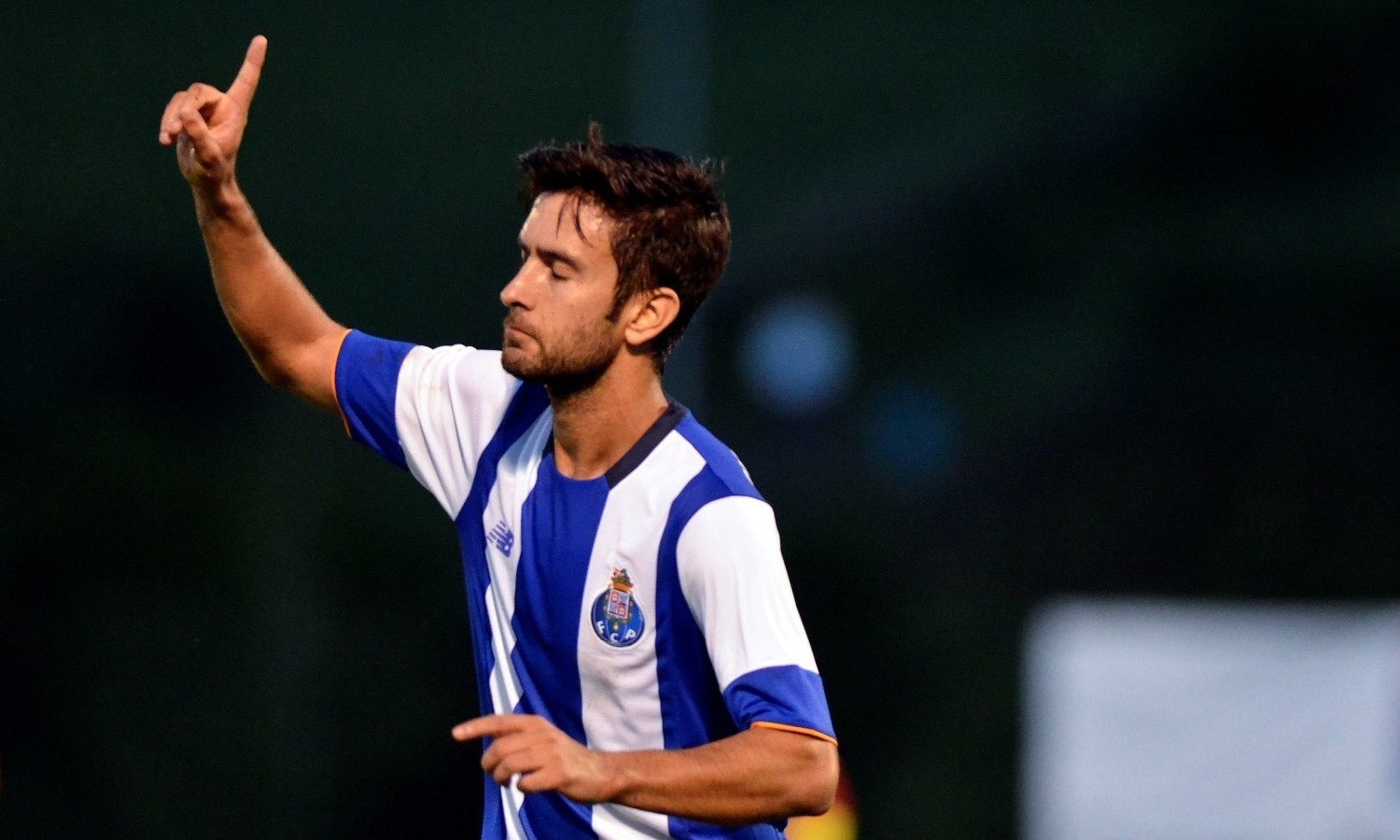 Alberto Bueno emprestado ao Granada