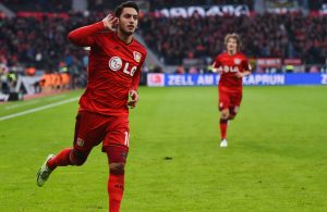 Hakan Çalhanoglu perto de rumar ao Atlético de Madrid por 20 milhões de euros