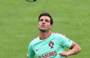 OFICIAL: Cédric renova até 2020