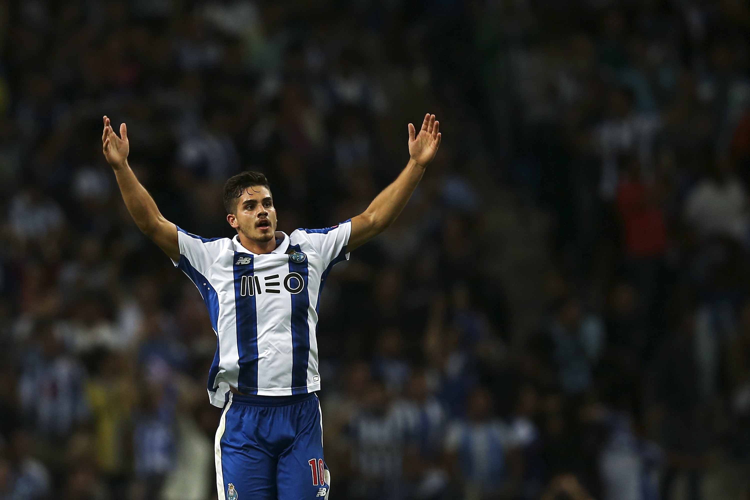 FC Porto vence categoricamente e iguala Benfica à condição