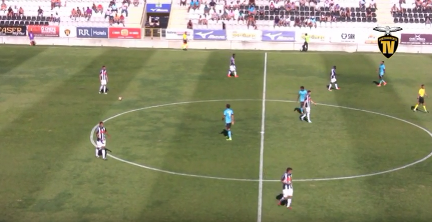 Central do Portimonense marca a mais de 60 metros da baliza!