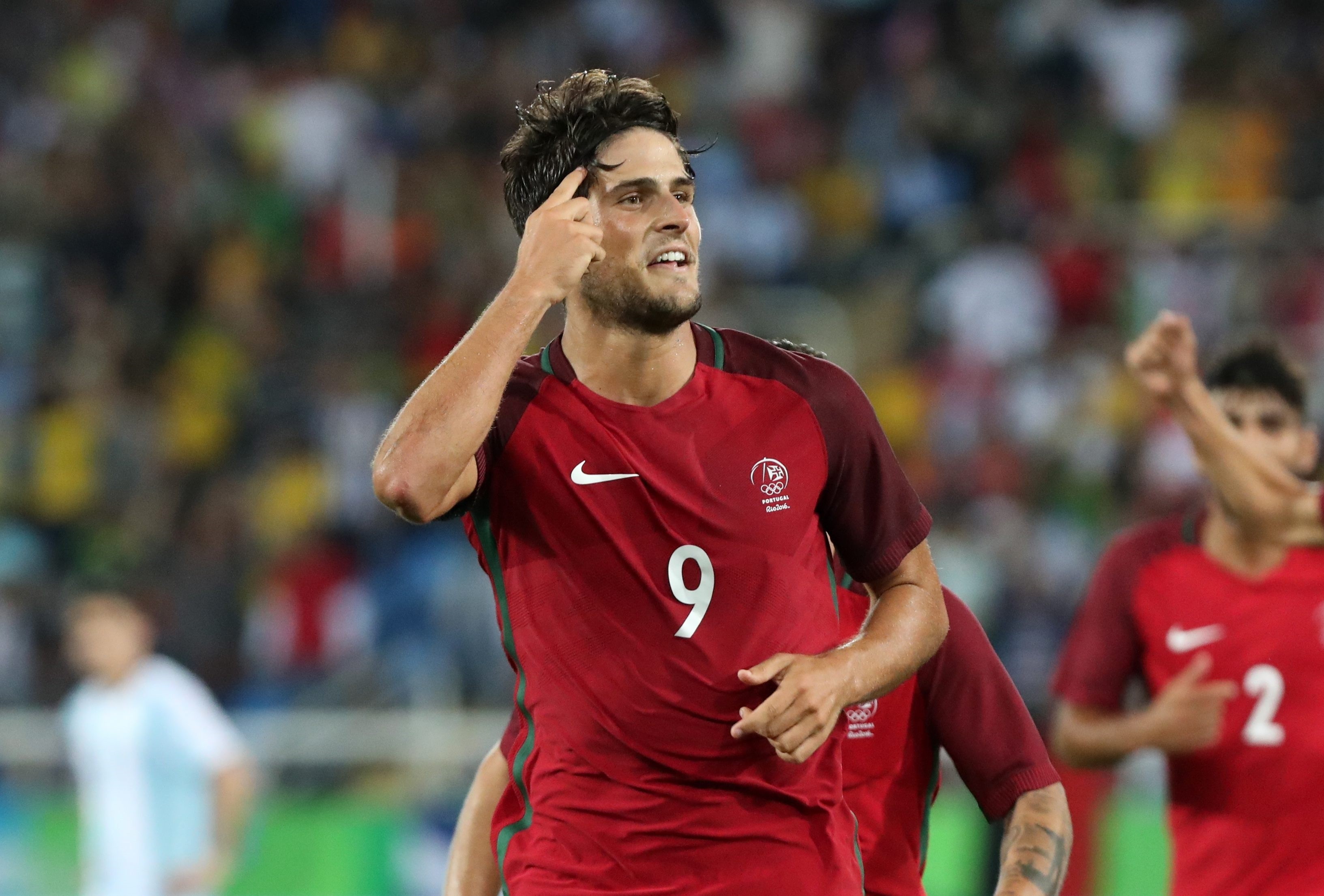 OFICIAL: Gonçalo Paciência assina pelo Olympiakos