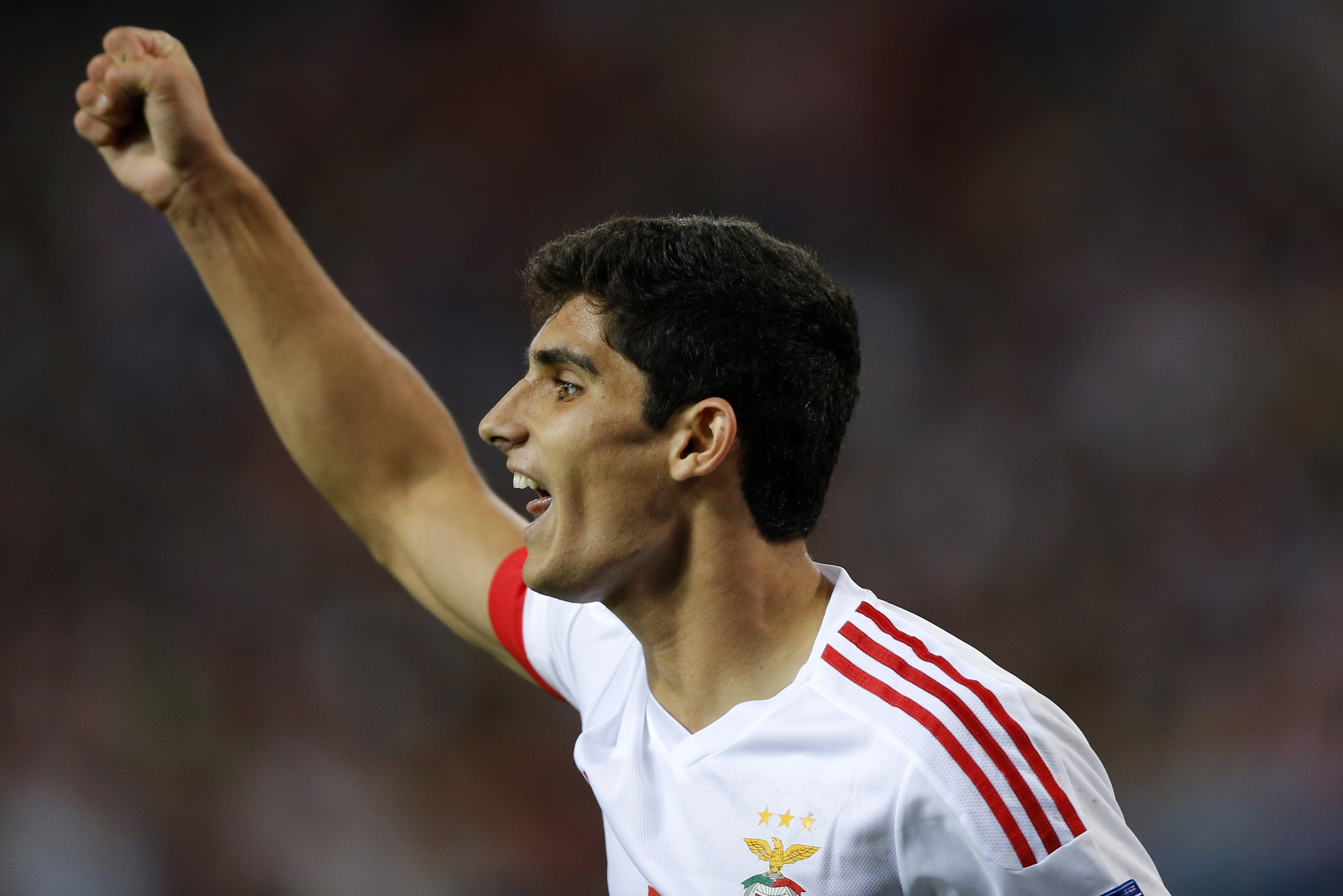 Saída de Gonçalo Guedes fechada já para Janeiro