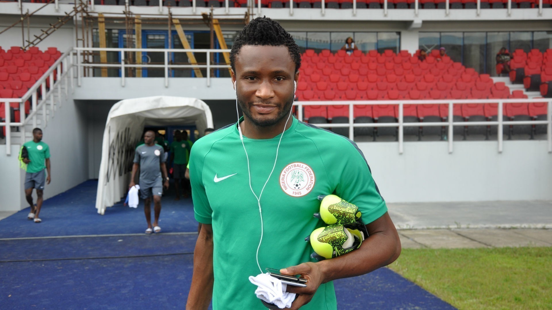 Obi Mikel dá boas vindas a Pogba com uma maldade que lhe fez