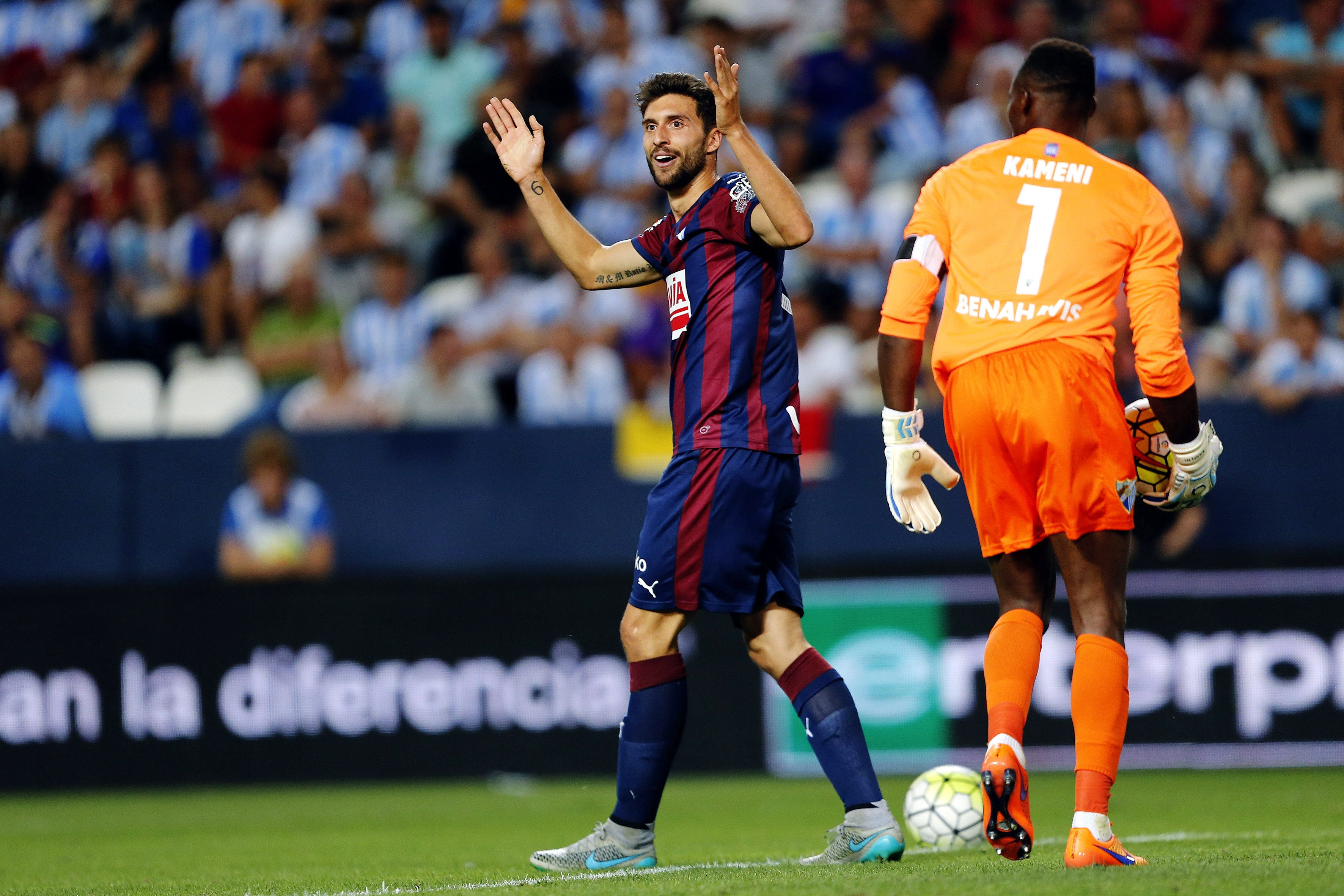 OFICIAL: Swansea contrata Borja Baston por 18 milhões