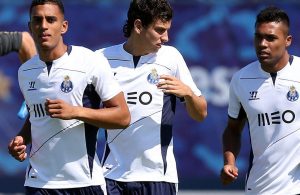 OFICIAL: FC Porto empresta Lichnovsky ao Valladolid
