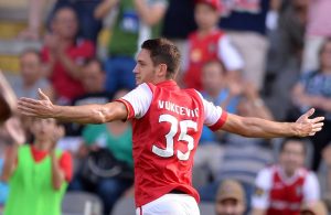 Sporting oferece 2,5 milhões de euros mais 3 jogadores por Vukcevic