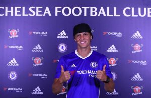 Nenhum defesa movimentou tanto dinheiro como David Luiz