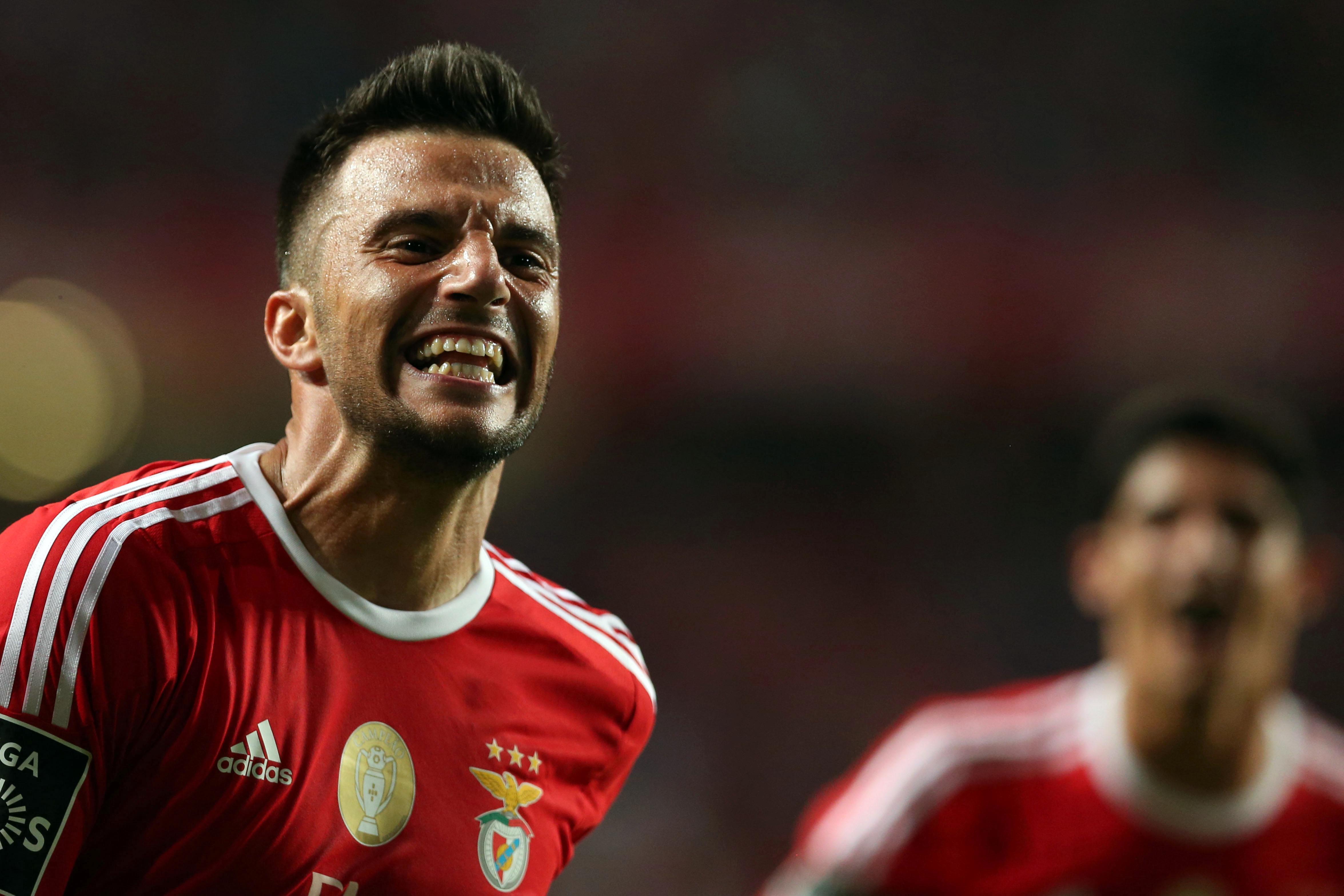 Samaris lesiona-se e está praticamente fora do encontro com o SC Braga