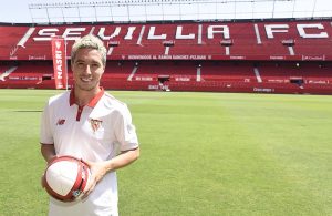 Nasri chegou ao Sevilha e já se lesionou
