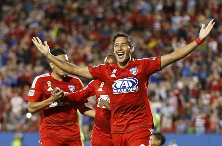 Vitória garante avançado uruguaio