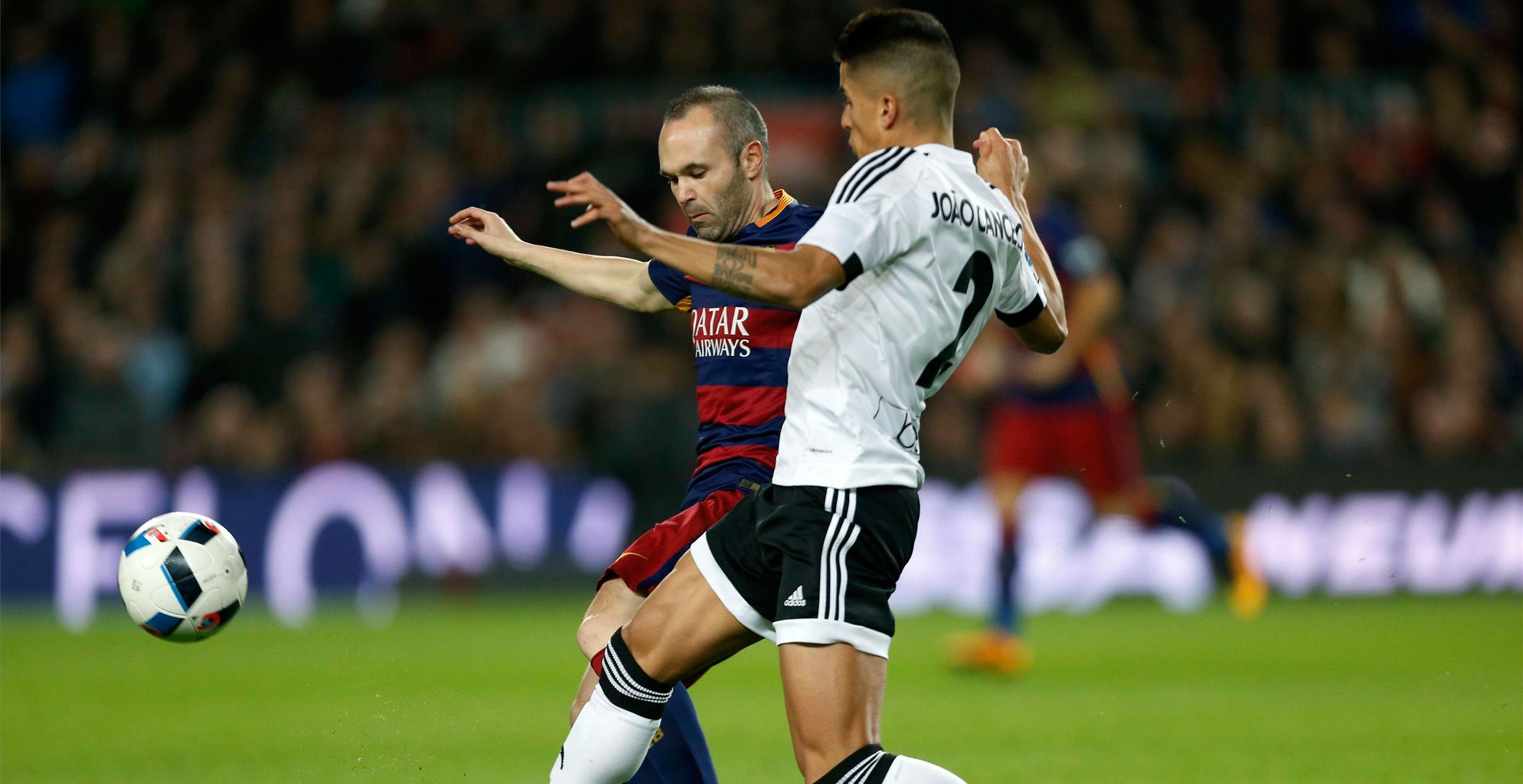 Cancelo pode ser reforço do Barcelona já em janeiro