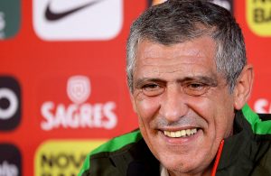Fernando Santos entre os três finalistas ao prémio de melhor treinador