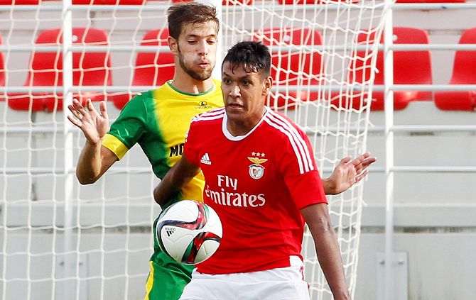 Custou 2,8 milhões ao Benfica, pouco jogou e “retirou-se” um ano depois