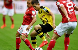 «Raphael Guerreiro é demasiado bom para jogar só numa posição»