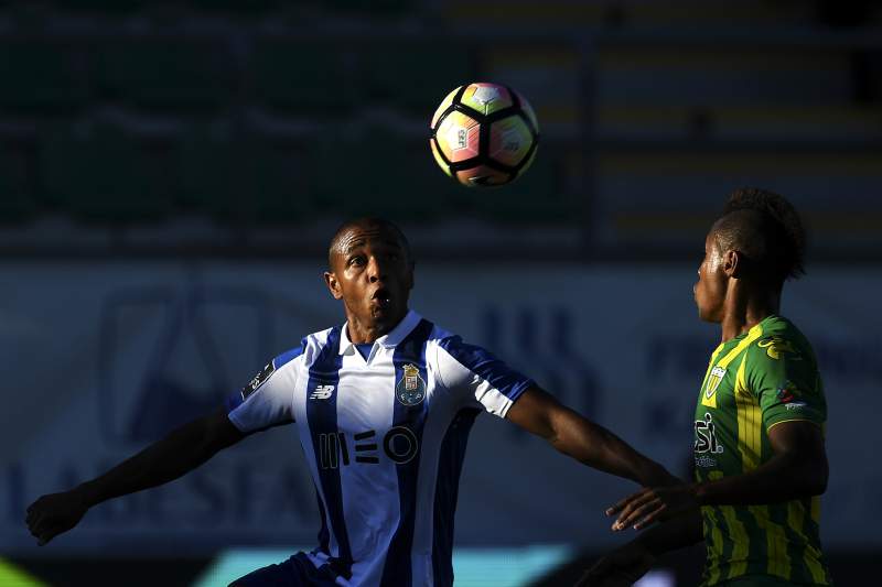 FC Porto não convence e volta a comprometer