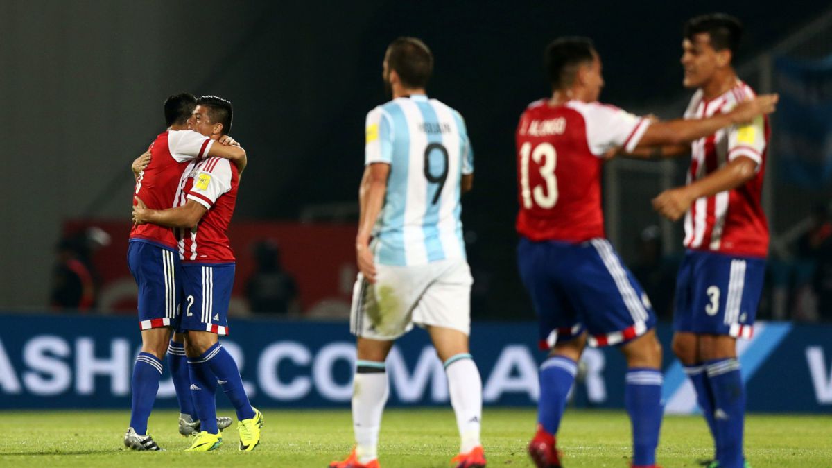 Paraguai surpreende Argentina em Buenos Aires