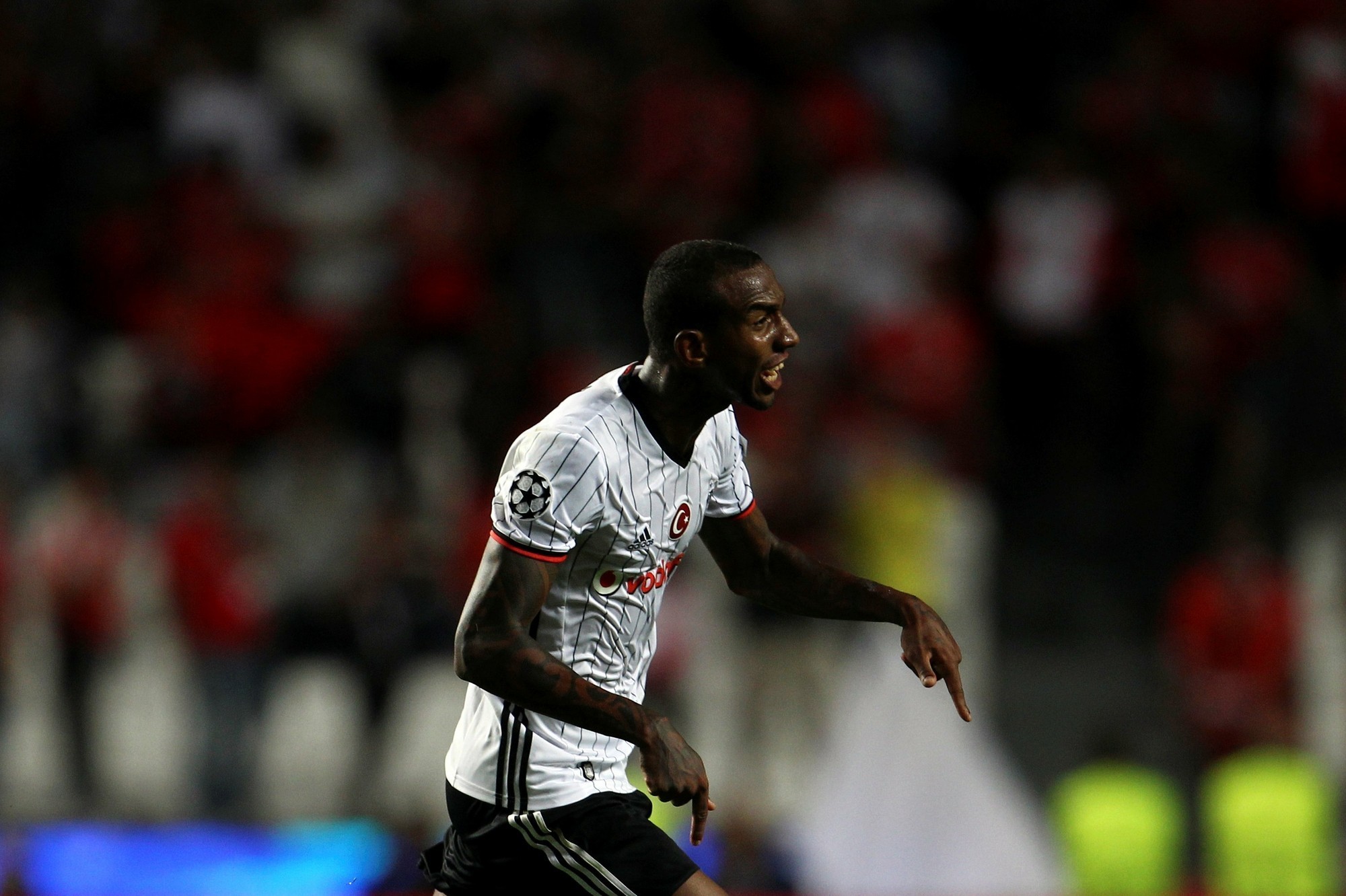 Talisca vai ser operado e deve parar durante três meses