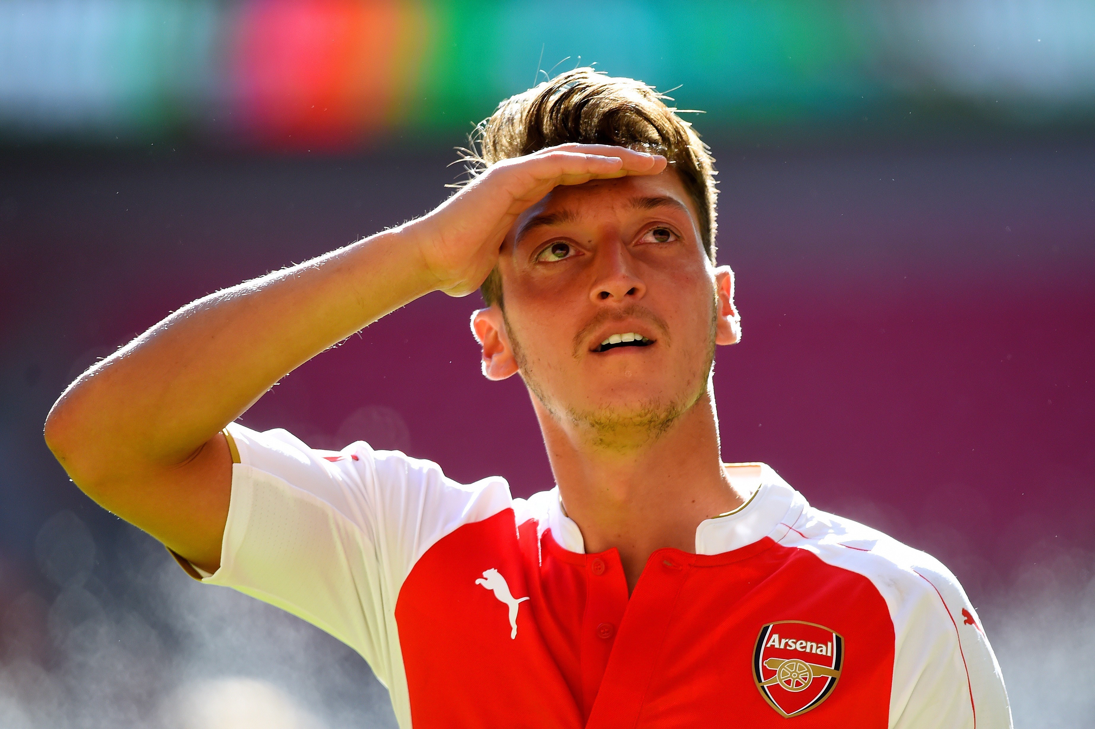 Özil revela qual a condição para renovar com o Arsenal