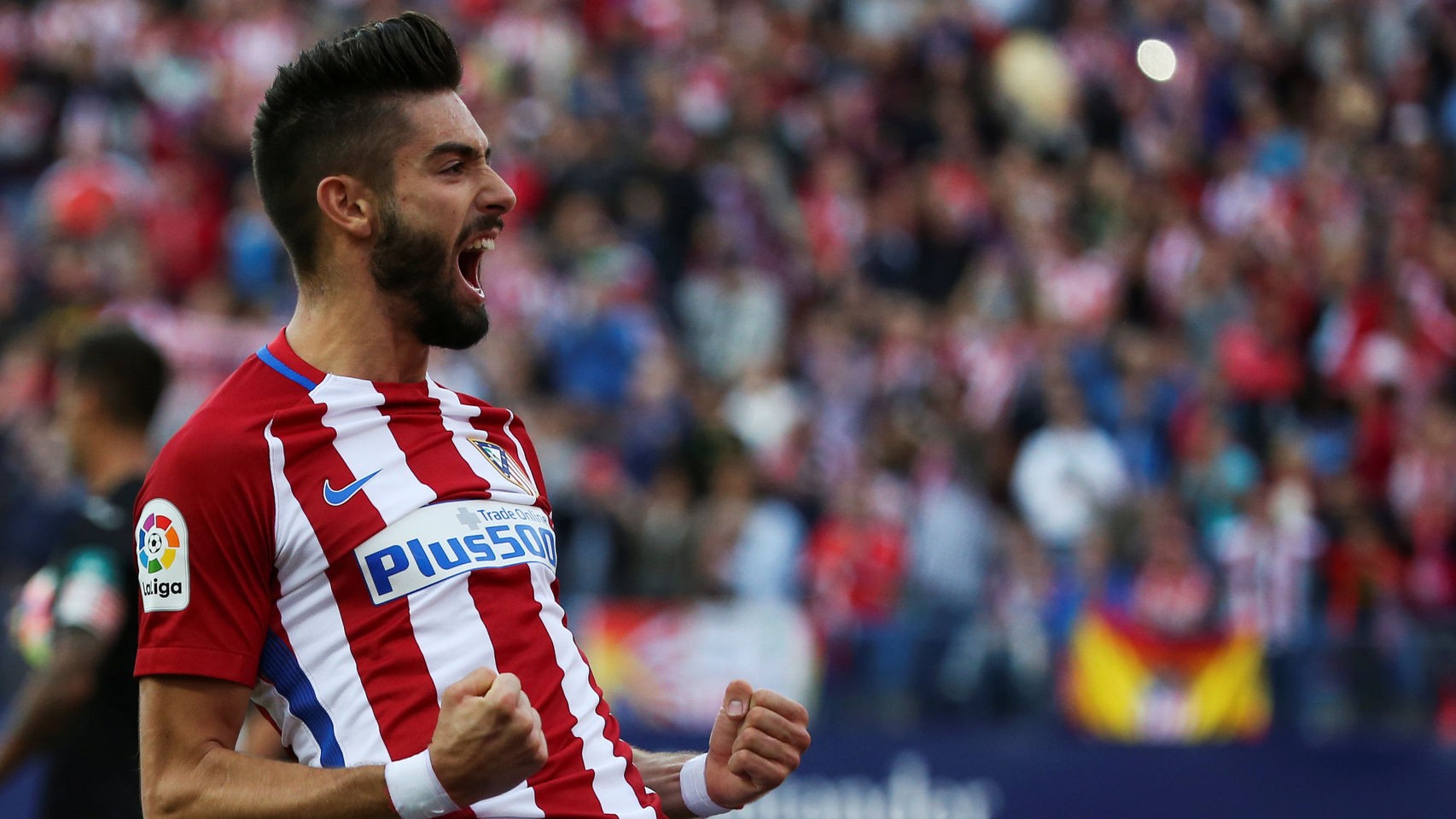 OFICAL: Carrasco renova até 2022