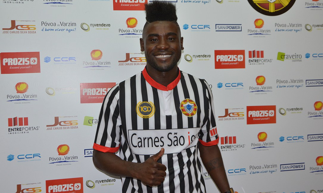 Varzim garante a contratação de Estrela