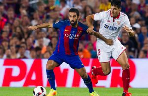 Barcelona oferece Arda Turan para recuperar Bellerín