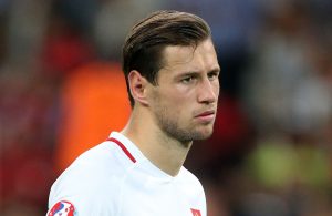 Unai Emery considera que Krychowiak é um dos cinco melhores médios do mundo