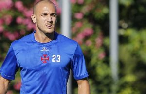 «Errei ao forçar a saída do Benfica, Jesus queria que eu ficasse»