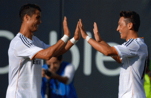 Özil confessa: “Ronaldo fez-me melhor jogador”