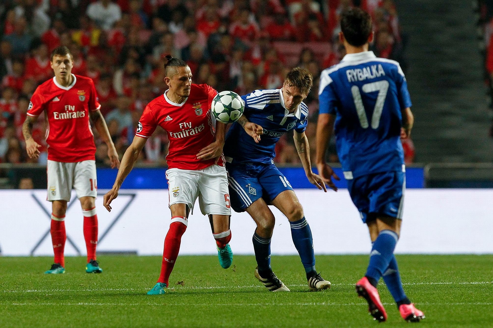 3 jogadores do Benfica de saída