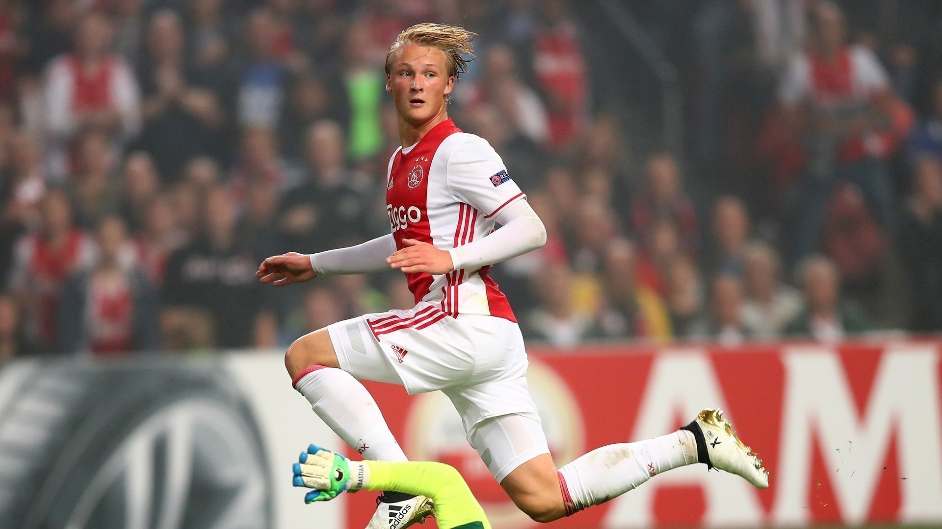 Klopp está atento a Kasper Dolberg